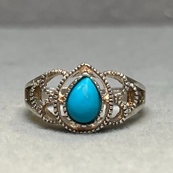 Turquoise Sterling Ring - Picture 2 of 16
